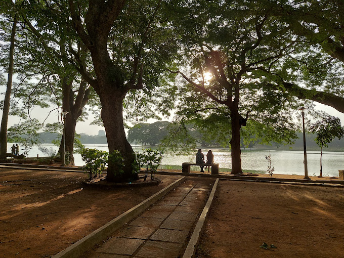 Halasuru Lake Park