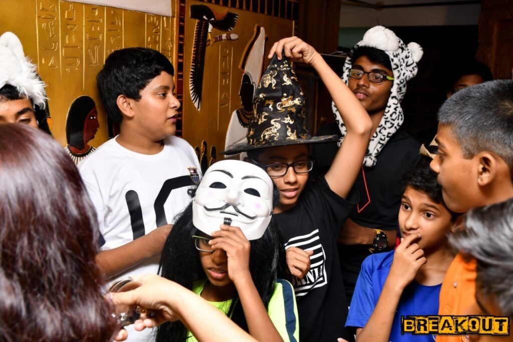 Breakout escape rooms for family
